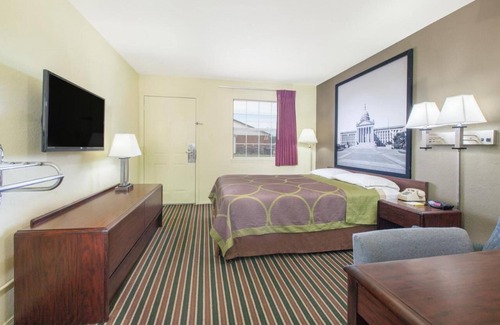 Muskogee Hotel | Rodeway Inn