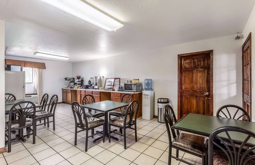 Santa Rosa Hotel | Rodeway Inn