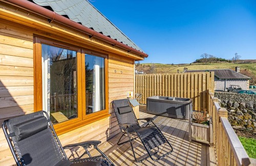 Blairgowrie Ski Chalet | Roe Deer Lodge with Hot Tub