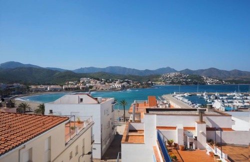 Llanca Apartment | Roger de Flor by Interhome