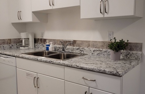 West Edmonton Apartment | ✅️ROGERS Place✅️Central location✅️EXPO Centre✅️FreeParking,WiFi✅️124 Street Area