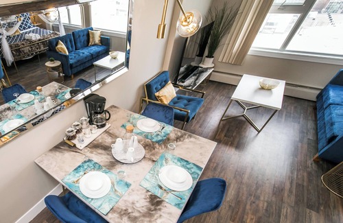 Downtown Edmonton Apartment | Rogers Place King Bed Studio in Downtown Edmonton