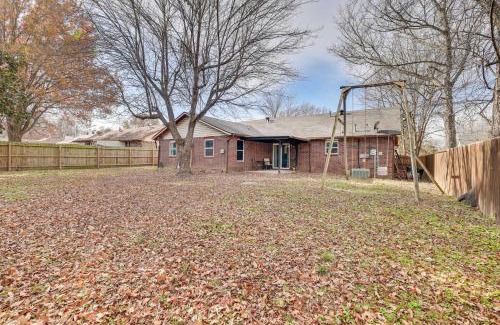 Rogers House | Rogers Vacation Home with Yard 5 Mi to Bentonville