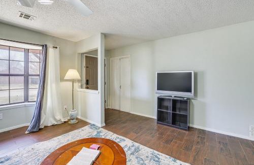 Rogers House | Rogers Vacation Home with Yard 5 Mi to Bentonville