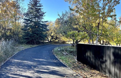 Redwood House | Rogue Reefs Riverfront Home