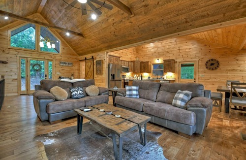 Mineral Bluff Cabin | Rohring Retreat - Bask in comfort on the deck and play games in the game room!