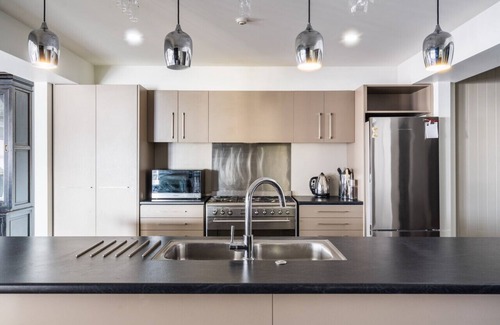 Dunedin City Centre Apartment | Roller Mills Apartment