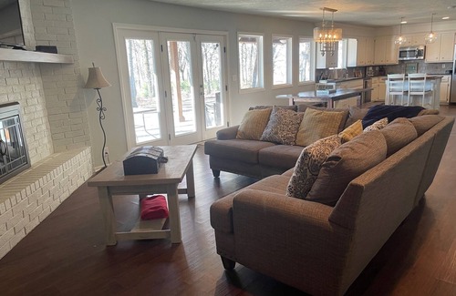 Checotah House | Rolling Oaks Retreat: Waterfront Home with Private Boat Dock & Sandy Beaches