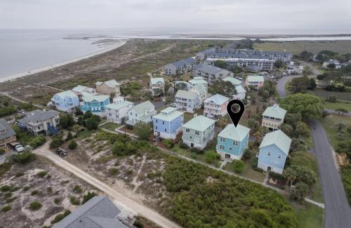 Oceanmarsh Subdivision House | Rolling Tide - Short Walk to the Beach