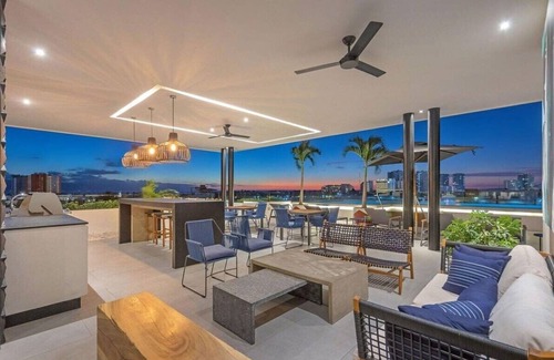 Diaz Ordaz House | Roma 240 Rooftop Condo, Pool, BBQ, Amazing Views!