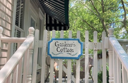 Downtown Little Rock Cabin | Romance, Charm & Privacy for the Perfect Getaway Cottage