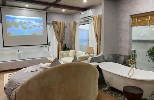 District 9 Hotel | Romance Hotel