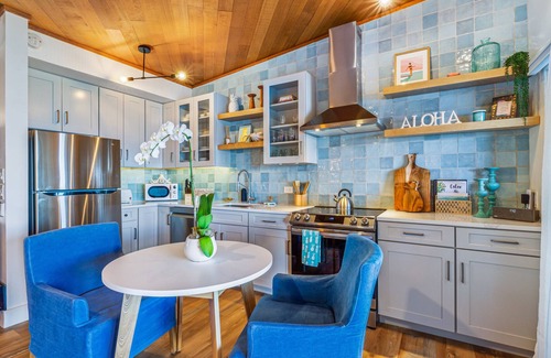 Kahana Condo | Romance on top of the ocean-Amazing View-Large Lanai comfy daybed-Cold AC