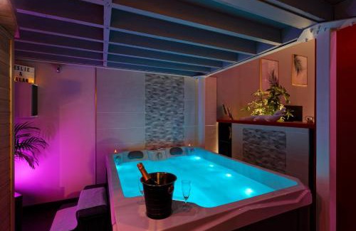 Downtown Le Havre Apartment | Romance Spa lofts haut de gamme avec sauna