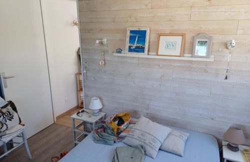 Agon-Coutainville Ski Chalet | Romanjo