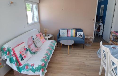 Agon-Coutainville Ski Chalet | Romanjo