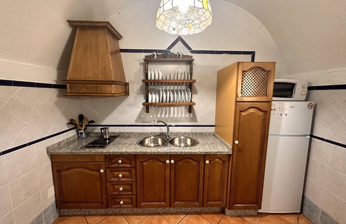 Benalua de Guadix Apartment | Romantic 1 bedroom cave for couples