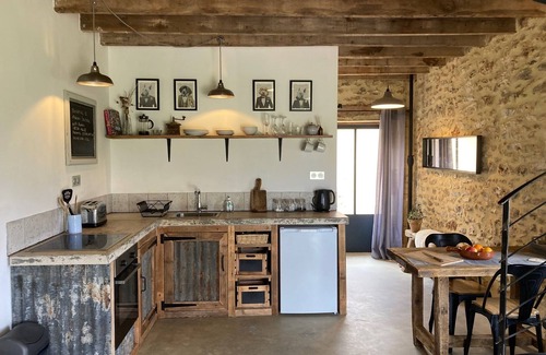 Marsales House | Romantic 1 bedroom loft apartment with pool, 5 min to Monpazier