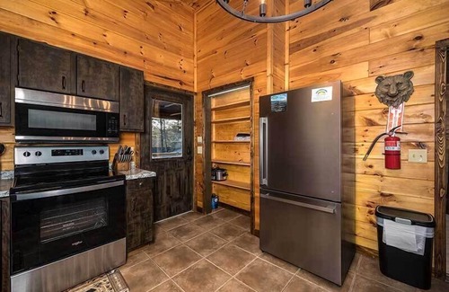 Sevierville Cabin | Romantic 2 Bedroom Cabin In The Tennessee Smokies With Hot Tub | Fire Pit | Game Room | Gas Grill