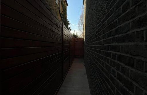 Ravenscourt Park Apartment | Romantic boutique flat in West London