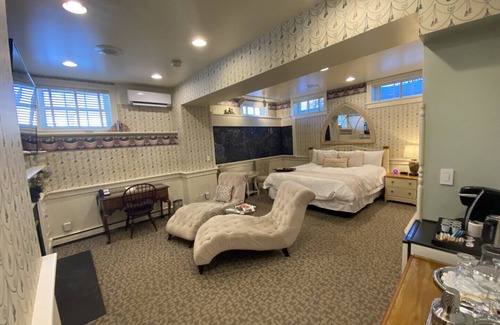 Lee Bed & Breakfast | Romantic Boutique Hotel /B&B - Deluxe Firespa Suite