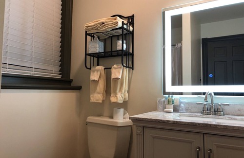 Lee Bed & Breakfast | Romantic Boutique Hotel /Bed and Breakfast - Smallest Room in The Berkshires