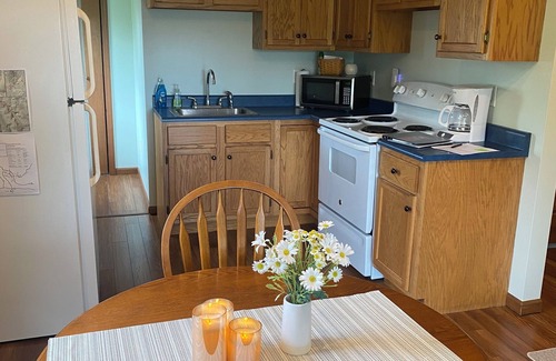 Logan Cabin | Romantic cabin with fishing and hot tub