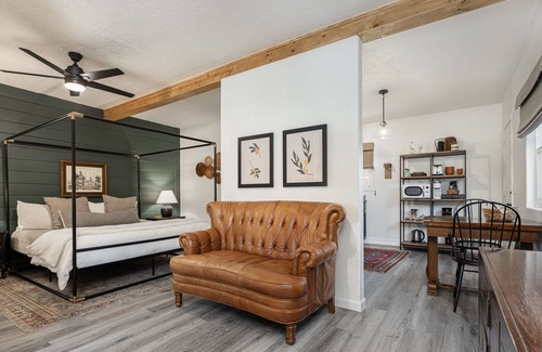 Visalia Apartment | Romantic Casita Revival | Firepit, WiFi