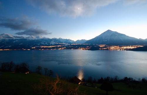 Sigriswil Ski Chalet | Romantic chalet with the best view and private jacuzzi