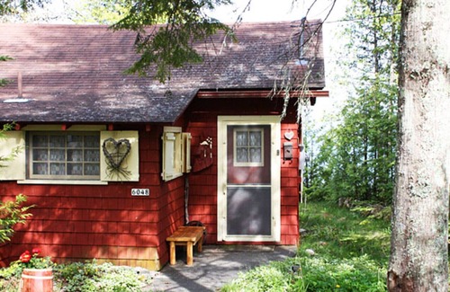 Jacksonport Cabin | Romantic Classic Cedar Cottage-door-county-rentals.com/-Brochure.pdf