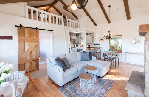 Franklin Other | Romantic Cottage with Majestic Mountain Views!