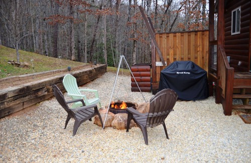 Bryson City Cabin | Romantic Couple's Mountain Getaway!
