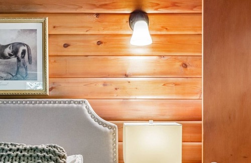 Cazadero Cabin | Romantic Creekside Cabin in a Redwood Forest