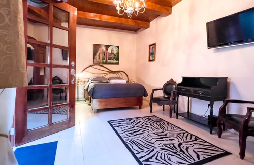 Centro Historico Apartment | Romantic Downtown historical Apartment