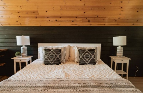 Mariposa House | Romantic Forest *Lovers Nest* by Casa Oso