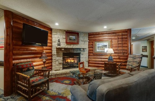 Galena House | Romantic Galena Retreat: Themed Rooms & Heated Pool | 3 Units