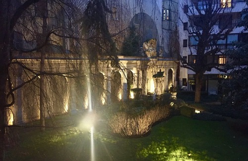Porte-Dauphine Apartment | Romantic garden view near Champs Elysées