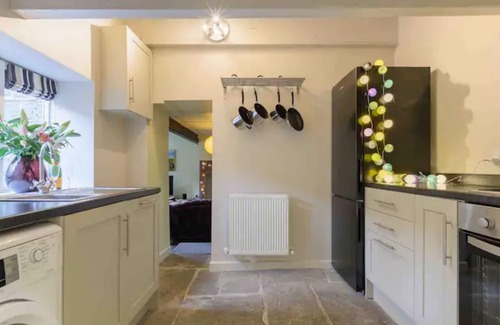 Wadsworth Cottage | Romantic getaway. Old Town, Hebden Bridge.