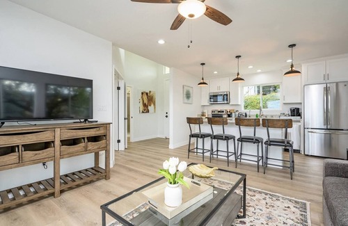 Point Loma Heights House | Romantic Getaway w/Stunning Views and Close to Everything!