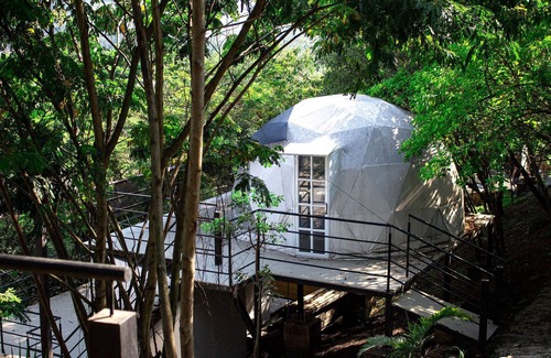 La Mesa House | Romantic glamping at Vista Hermosa, enjoy nature in a private and cozy environment.