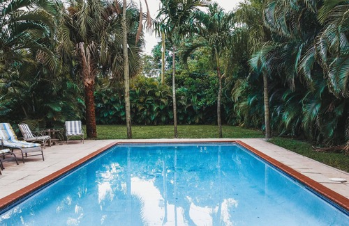 Highland Garden House | Romantic Hollywood villa w/private pool — 2 ml from the beach
