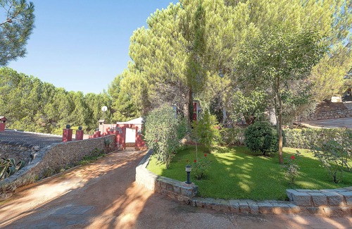 Huetor Santillan House | Romantic house in the middle of nature /El Abeto