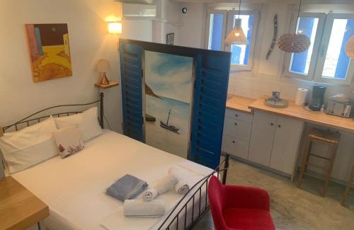 Mochlos House | ROMANTIC HOUSE 6 STEPS FROM THE SEA