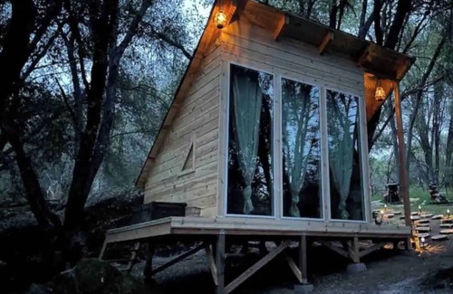 Oakhurst Cabin | Romantic Insta-worthy Mountain Cabin by Yosemite 2