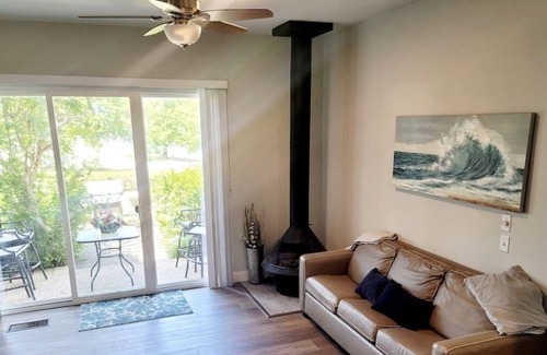 Rockwall House | Romantic lakefront King size with pool