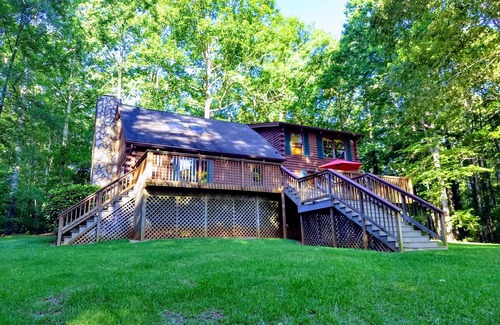 Lake Oconee House | Romantic Lakefront Log Home in Lake Oconee