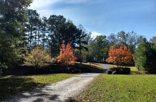 Lake Oconee House | Romantic Lakefront Log Home in Lake Oconee