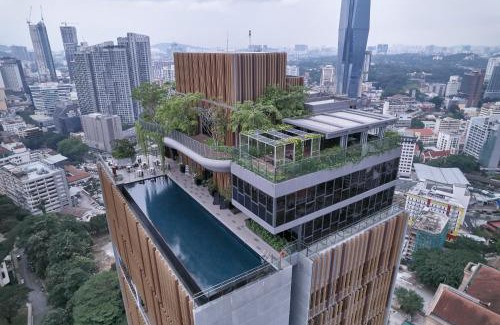 Bukit Bintang Apartment | Romantic Log Cabin 3 - in the Heart of KL city (walk to KL Tower/KLCC/Bukit Bintang)