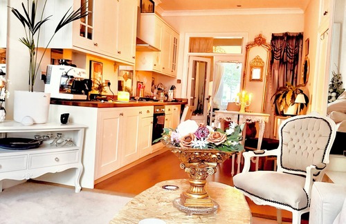 Pimlico Apartment | Romantic London Flat with Parisian Flair in Pimlico