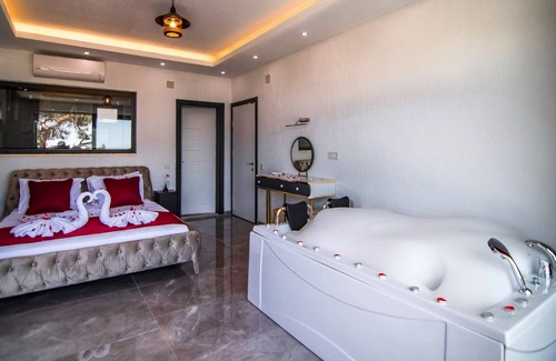 Islamlar Villa | Romantic Luxury Sea View Villa
